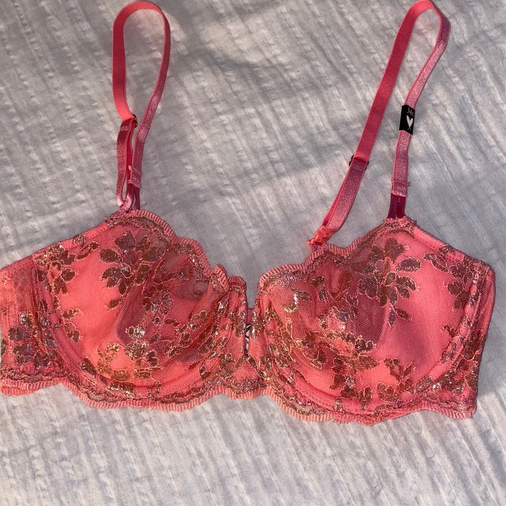 Lacy Peach Bra 34C NWT